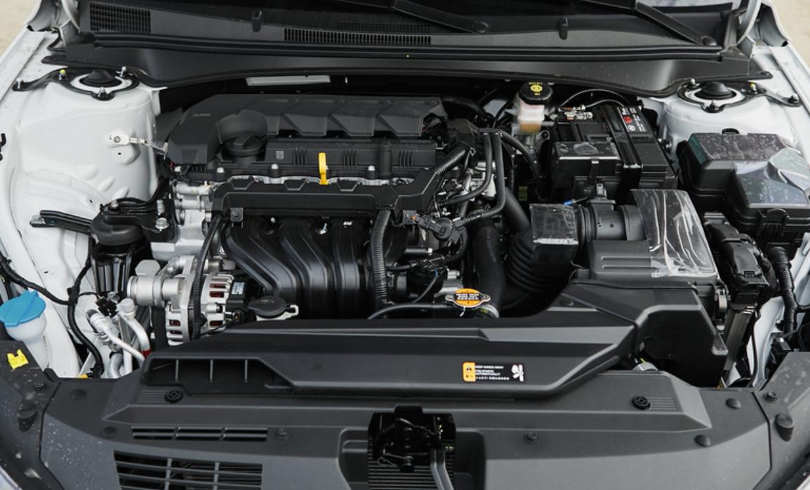 适合女生开10万左右颜值高的车,10万性价比高的轿车现代伊兰特