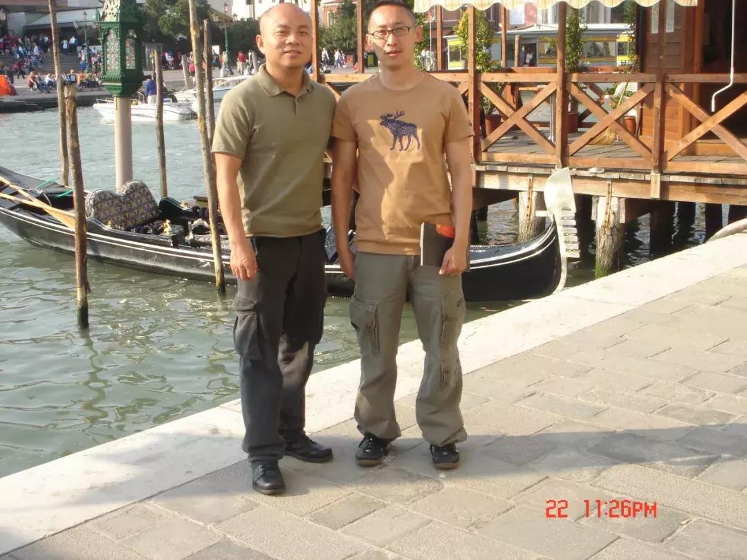 两人男人相爱还在北京开了一家人气酒吧爱情事业双丰收