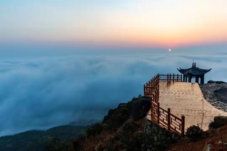 抓住假期的尾巴带上娃来一场露营,假期小尾巴带孩子去哪里玩