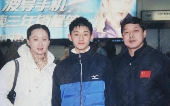 张继科在刘诗雯低谷期高调秀恩爱,张继科乒乓球遗憾