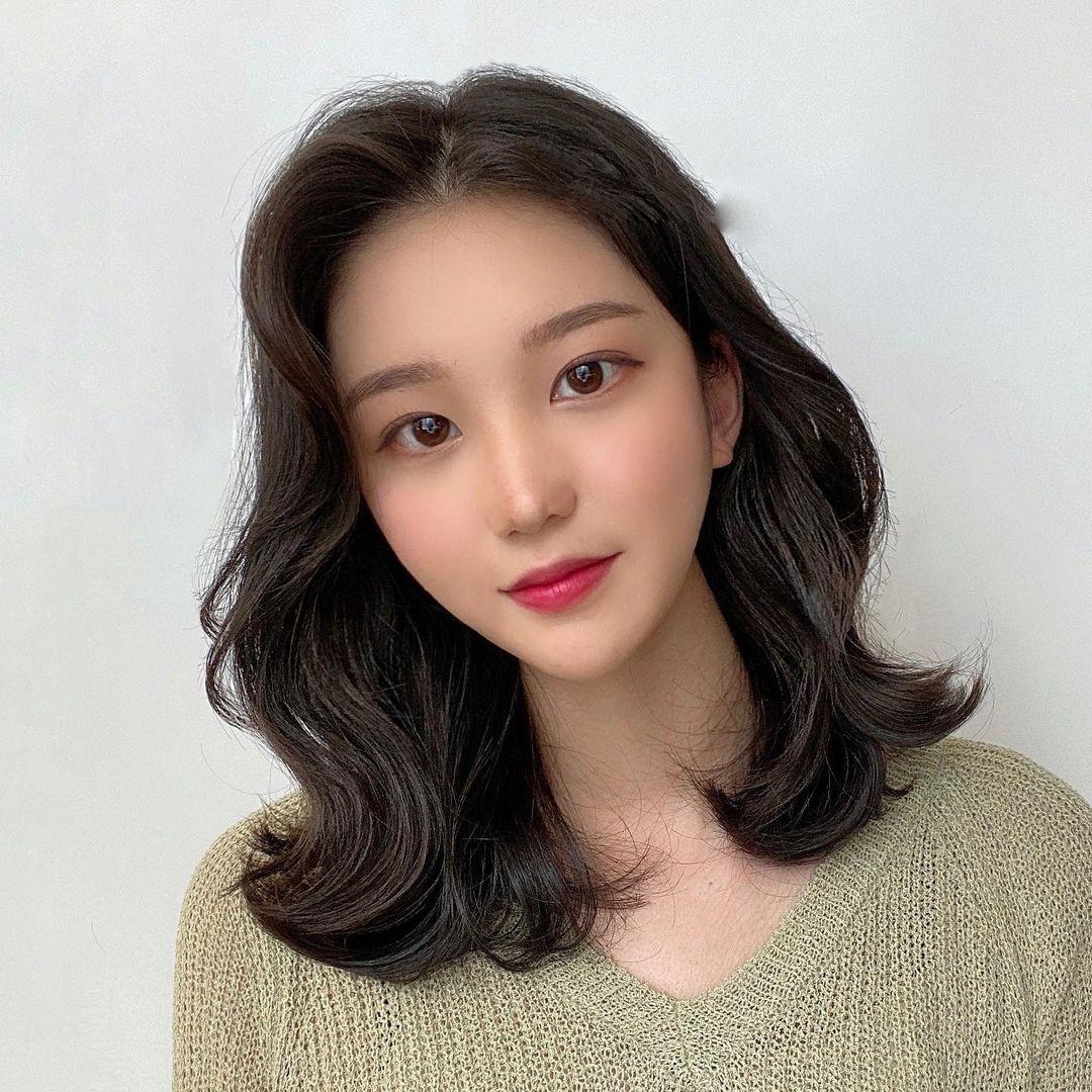 显瘦脸小遮痘的烫发,遮脸韩式发型气质