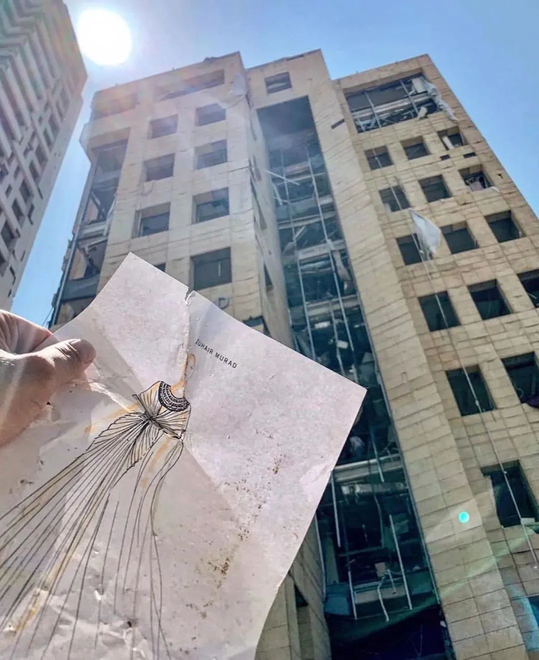 黎巴嫩爆炸发生后,巩俐章子怡的挚爱无声落泪……