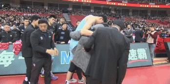 周琦受伤杜锋心寒,周琦受伤吐槽完整版