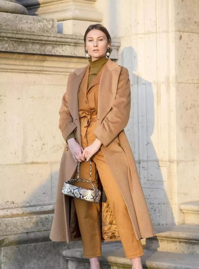 驼色大衣配色法则教你穿出高级感,暖驼色搭驼色大衣好看吗