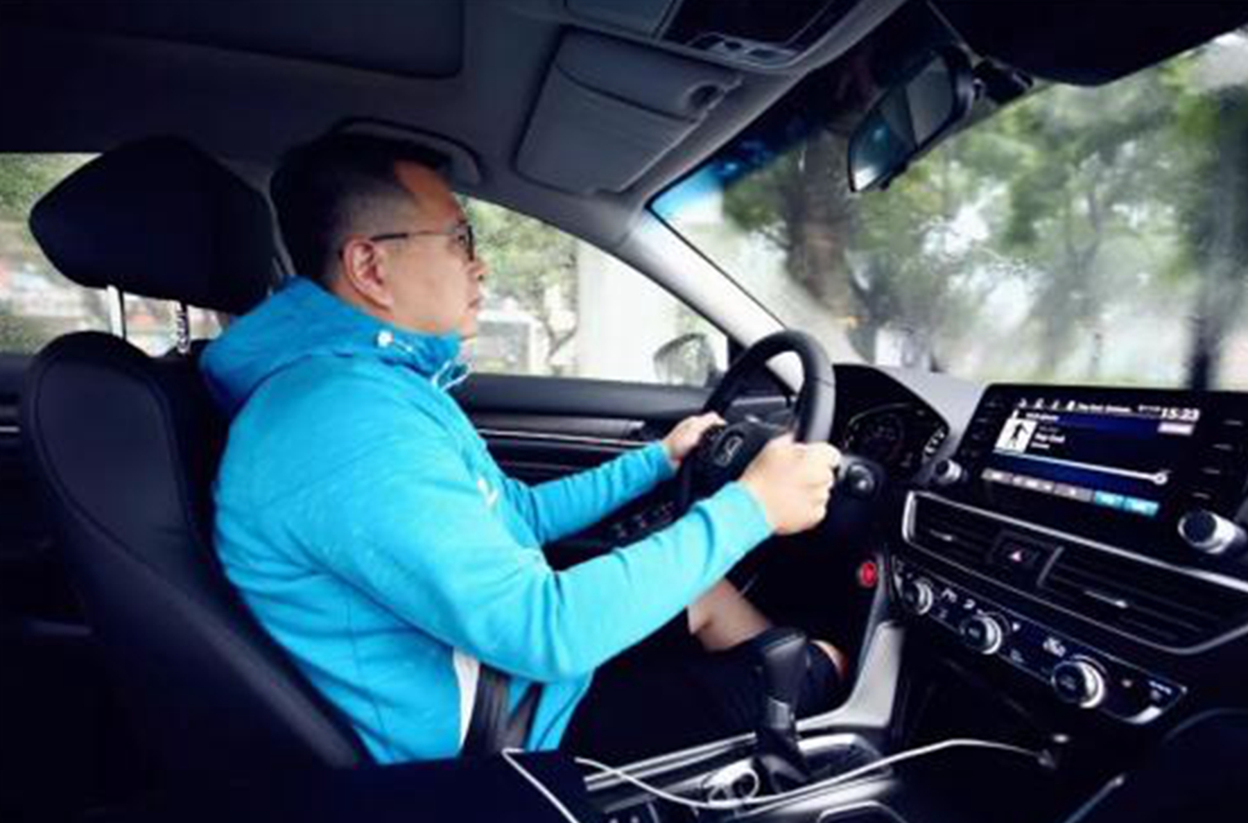 把车借给朋友出事了责任是谁的,借给朋友开车出车祸怎么处理