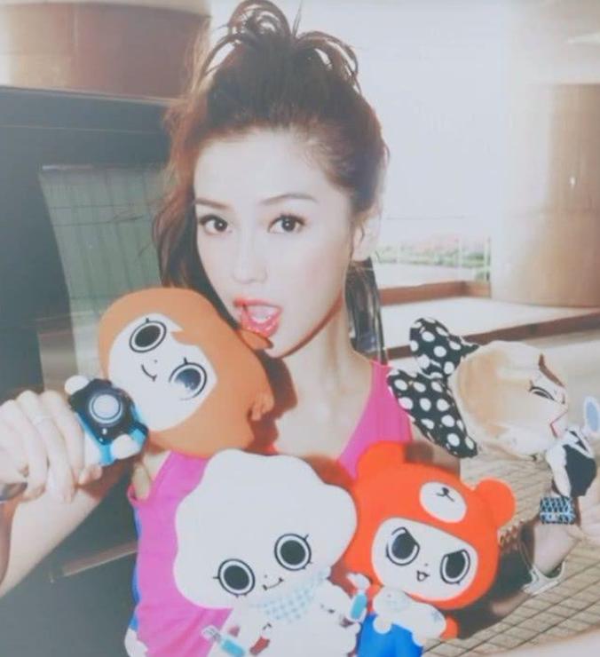 杨颖18岁广告代言照,杨颖胶原蛋白