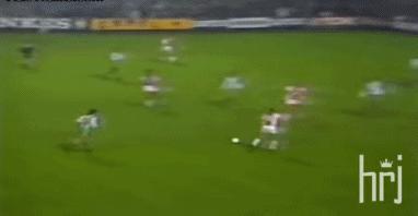 足球史上最全能支点中锋!他可以在中锋、前腰和边锋之间无缝衔接!