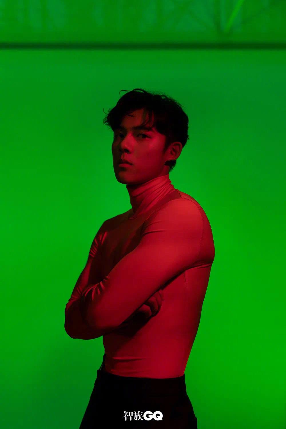 李嗣镕帅气足球视频,李嗣镕踢球的照片