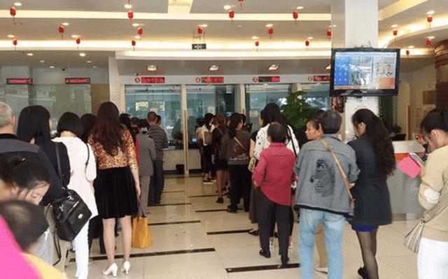 银行定期存款利率越来越低怎么办,银行定期存款注意事项和不足