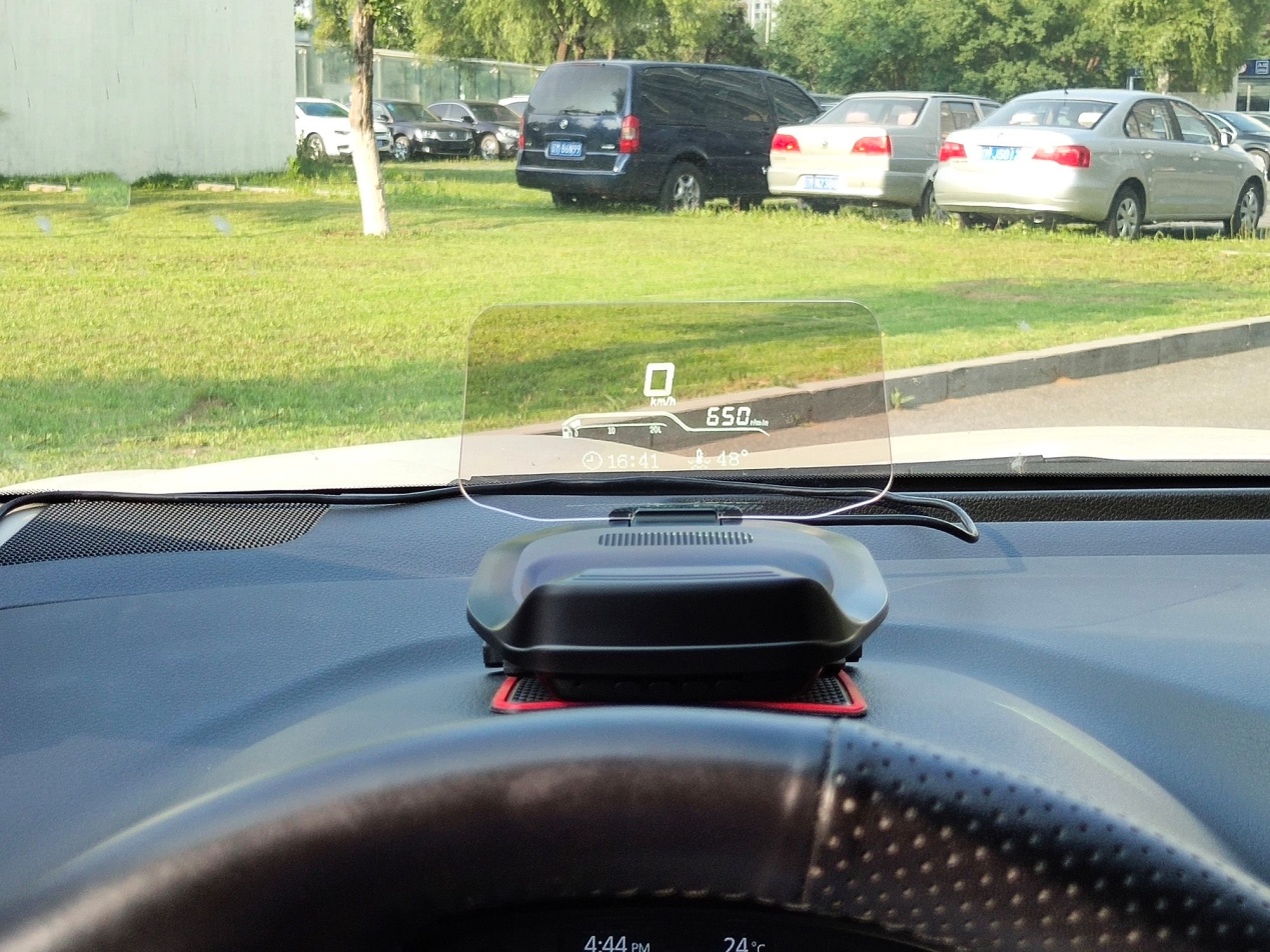 和小米有品合作后车萝卜HUD成百元车宠?深度体验后告诉你答案