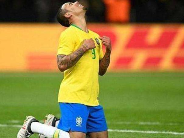 20岁拿世界冠军,20岁的世界足球先生