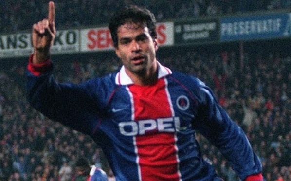 外媒评十大巴西10号球员：贝利济科领衔卡卡第六