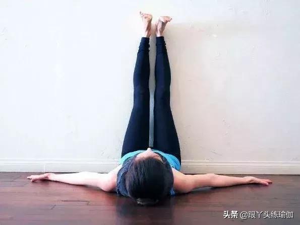 女人应该知道的几件事,睡前靠墙抬腿的正确方法