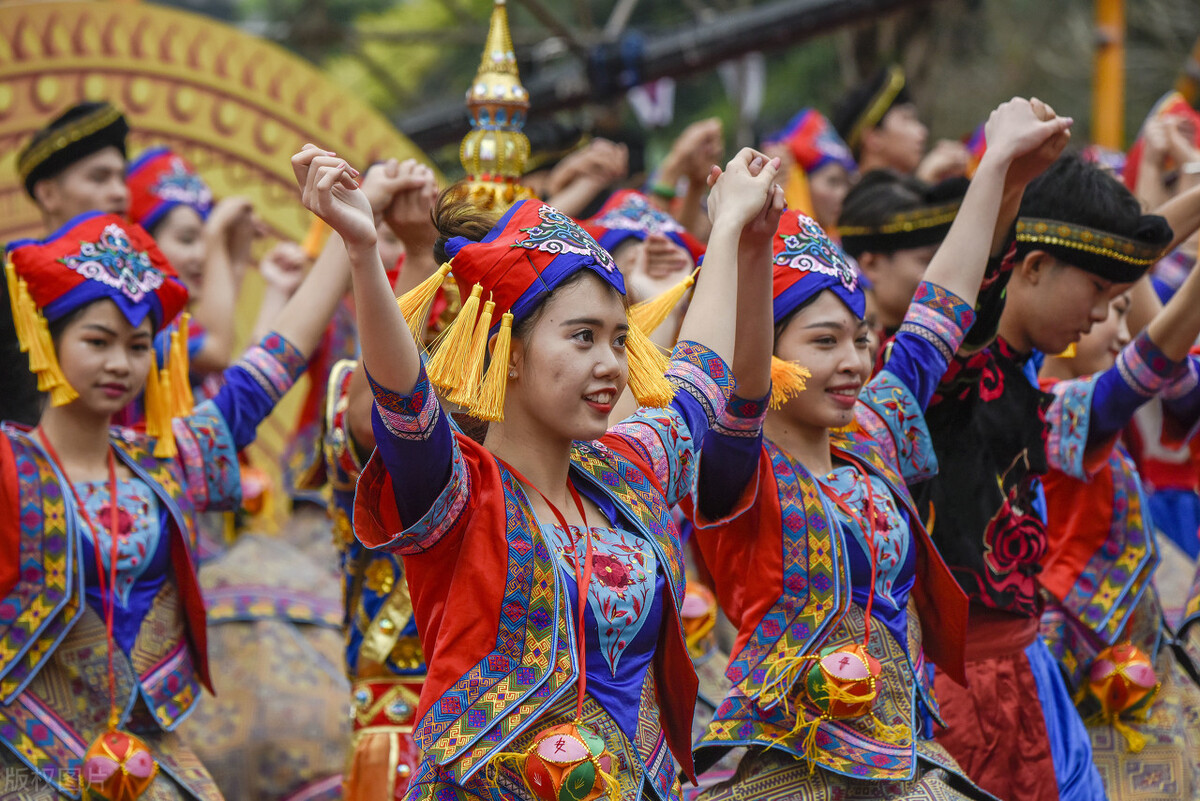 花山岩画景区有什么玩的,花山岩画旅游攻略