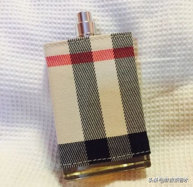 叶落方知秋完整版,适合春夏秋冬的大牌香水