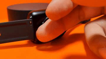 能测气温气压的智能手表,可监测体温和血糖的手表