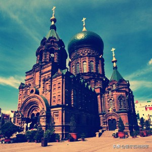 他从茶叶生意中赚得巨额身家，捐款修建了索菲亚教堂