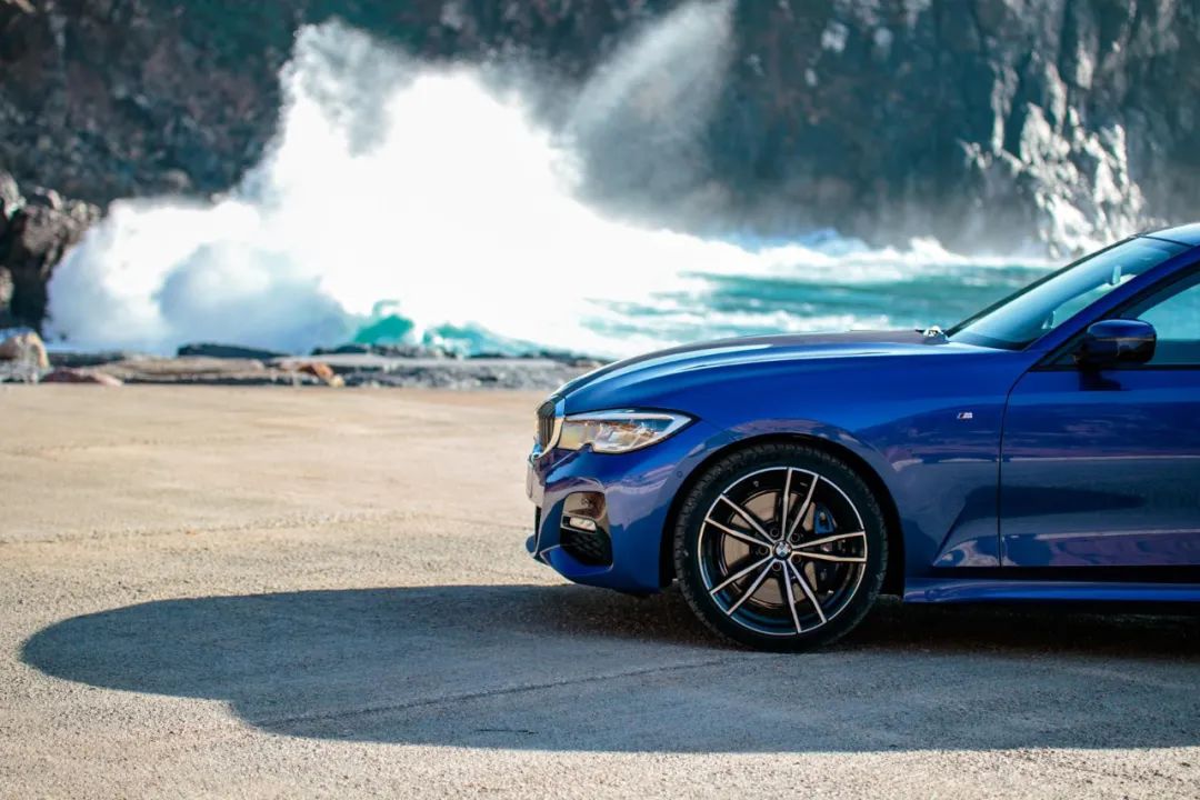 开宝马3系怎么说自己开什么车,现实中开宝马3系是什么水平