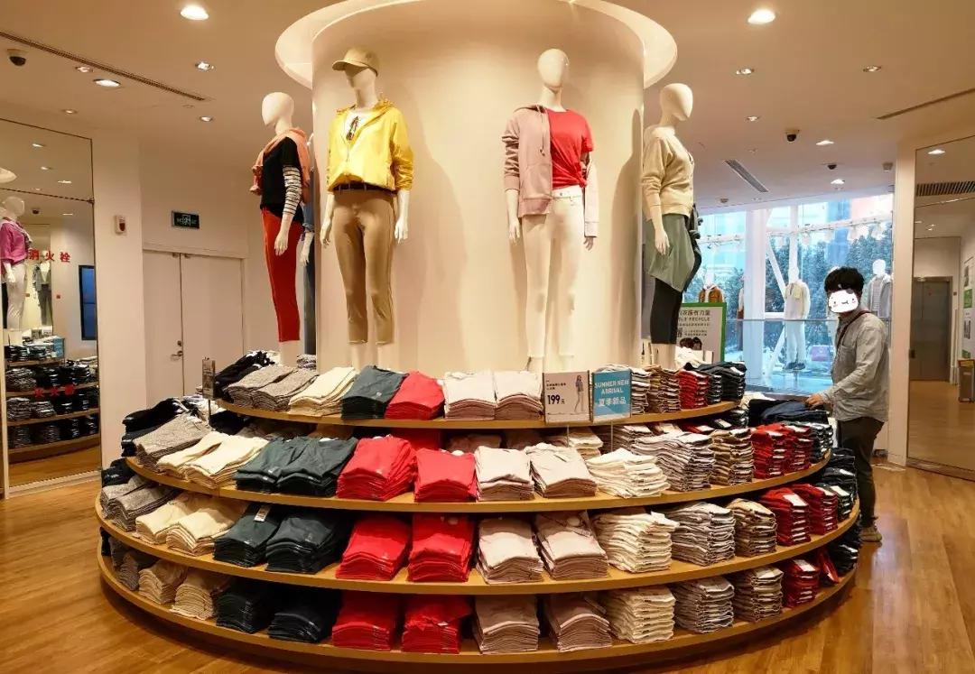 优衣库看特价,优衣库zara反季节优惠