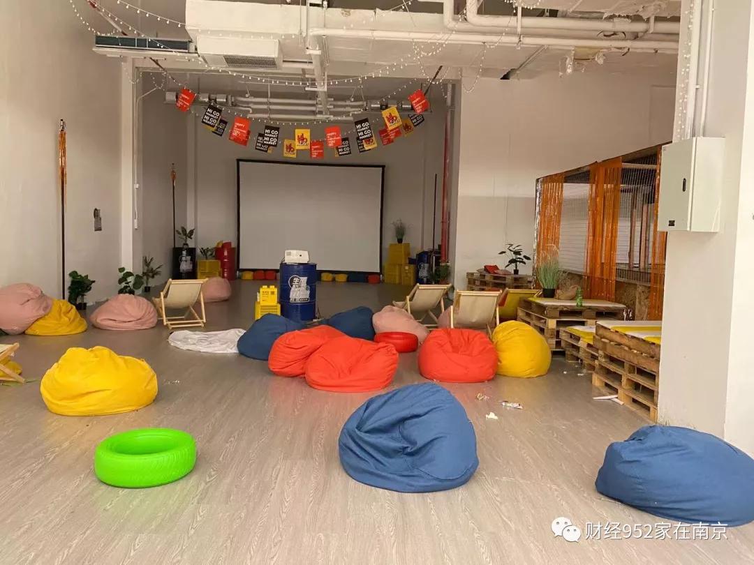 从千呼万唤到稀稀拉拉，南京南站商业一开业就入秋？