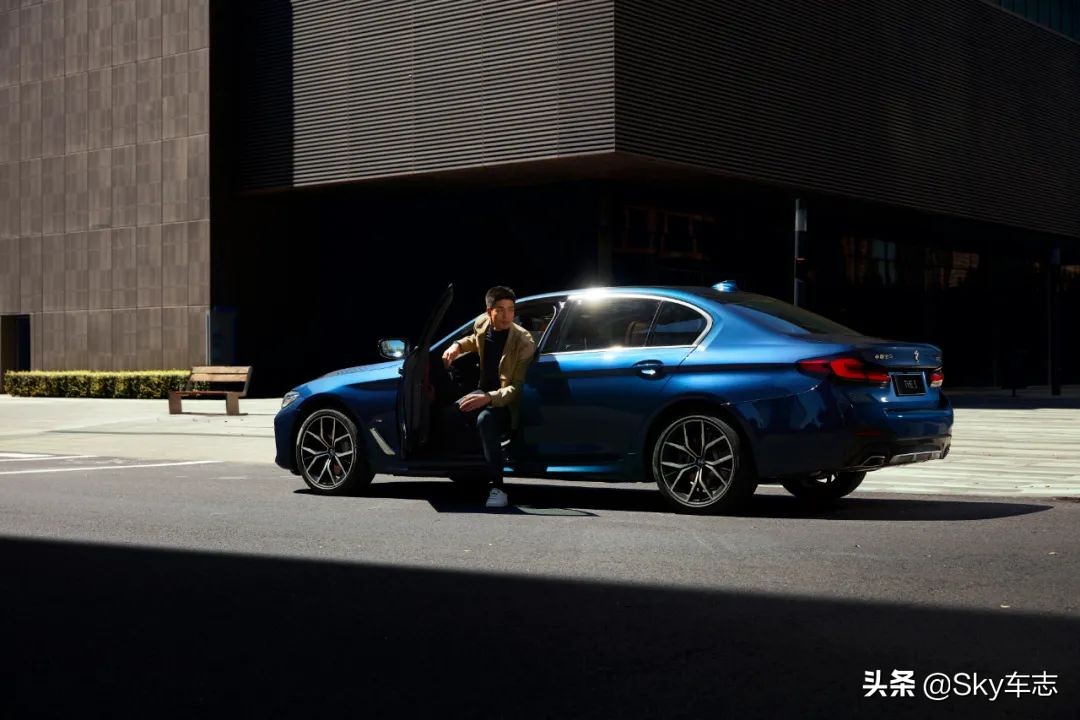 18款宝马互联驾驶服务有什么功能,宝马云端互联和mybmw有什么区别