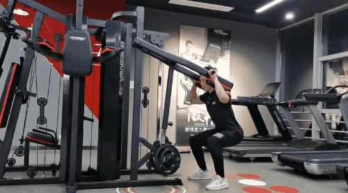 健身房健身器材训练全套,健身房肌肉训练器材视频