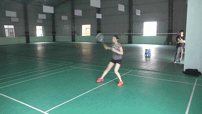 打羽毛球前热身动作防止膝盖受伤,跑步前保护膝盖热身运动视频