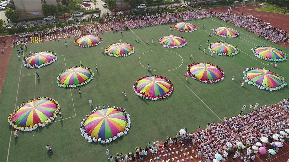 西安高新第27小学义卖会,西安高新二小六一儿童节表演