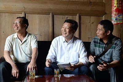 以芳华立誓不负教育强国梦,以芳华立誓背景音乐