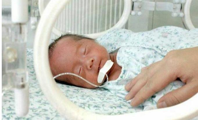 怎样去除婴儿尿布上的血渍,小宝宝尿布上面有血