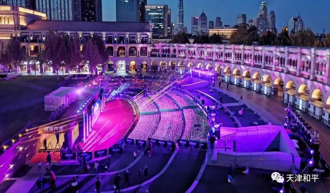 快来！到民园体育场免费看电影啦！