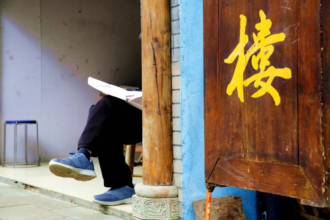 津门网金熙男：彩色小镇