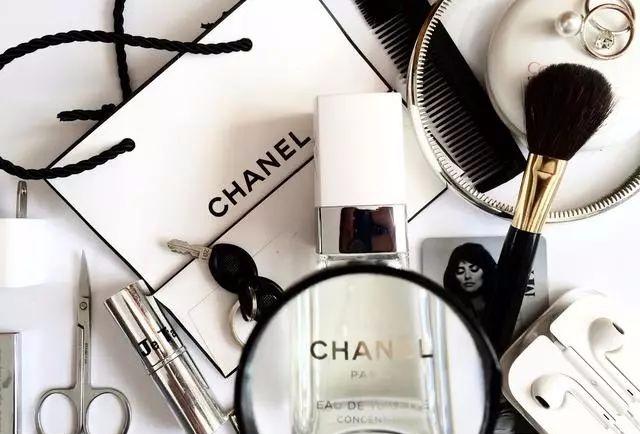 世界十大顶级服装奢侈品牌排行榜,世界十大顶级奢侈服装品牌