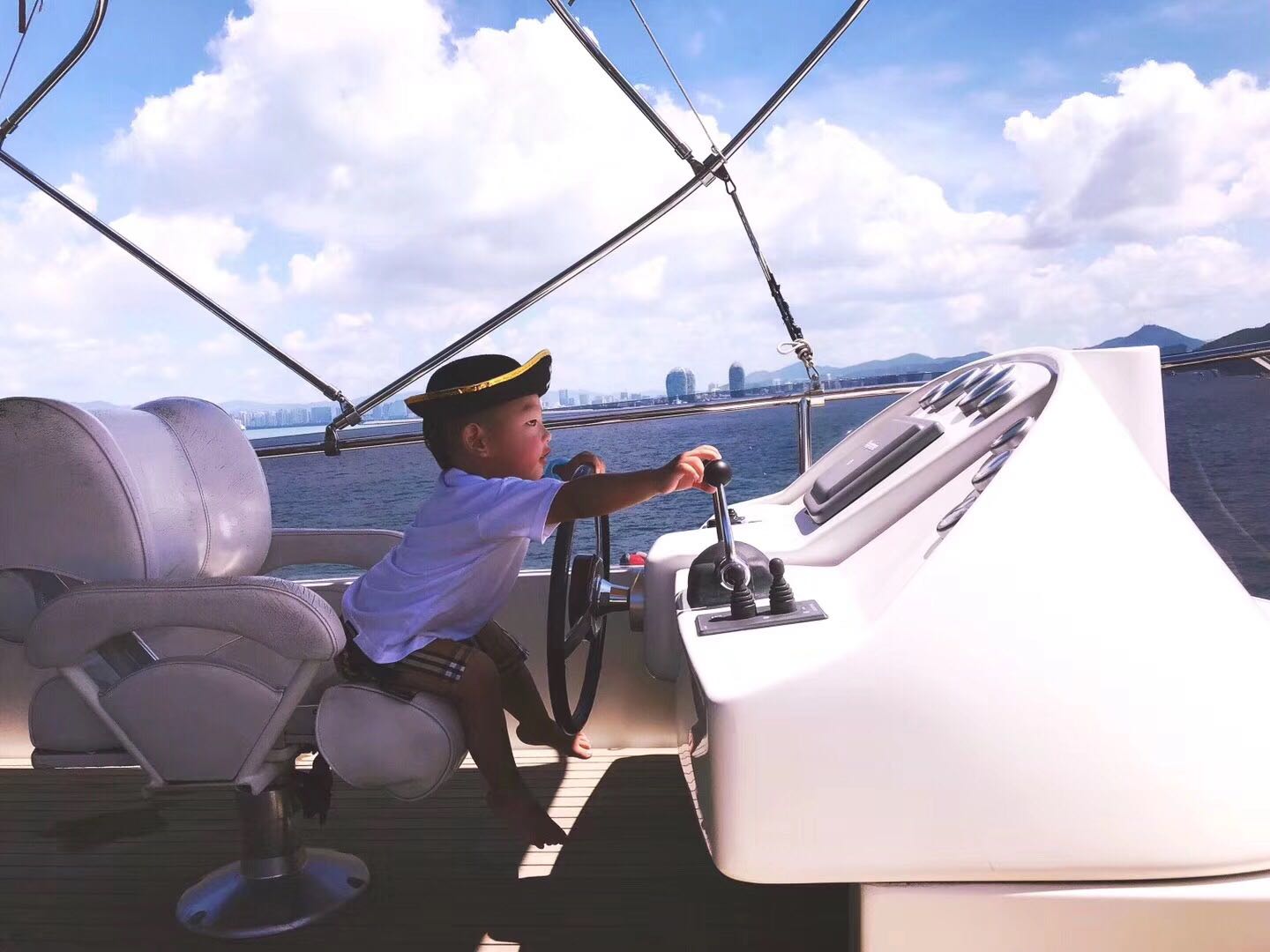 三亚旅游出海攻略游艇,三亚豪华游艇出海旅行攻略