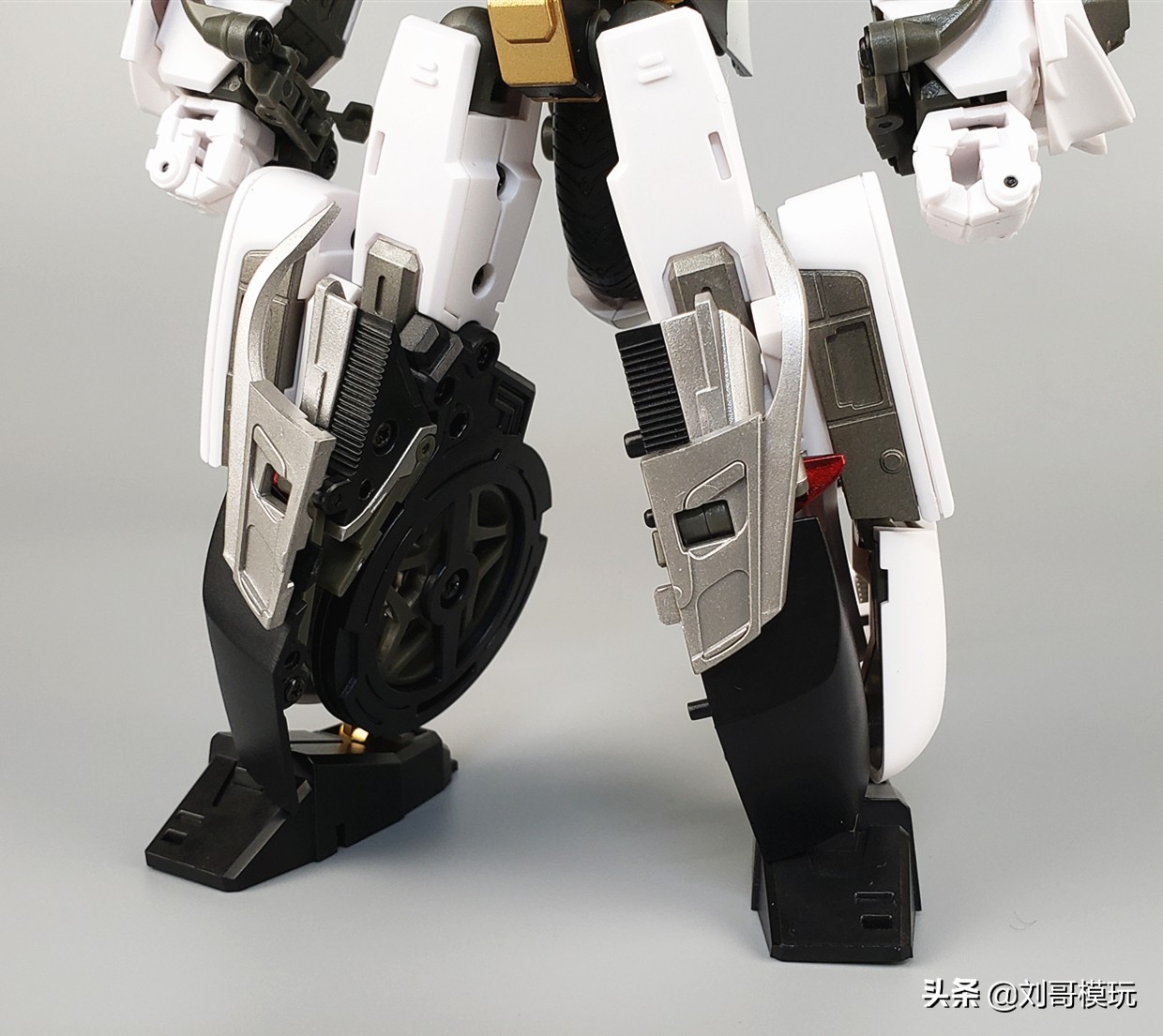 摩托车和变形金刚合体,变形金刚守护神车辙