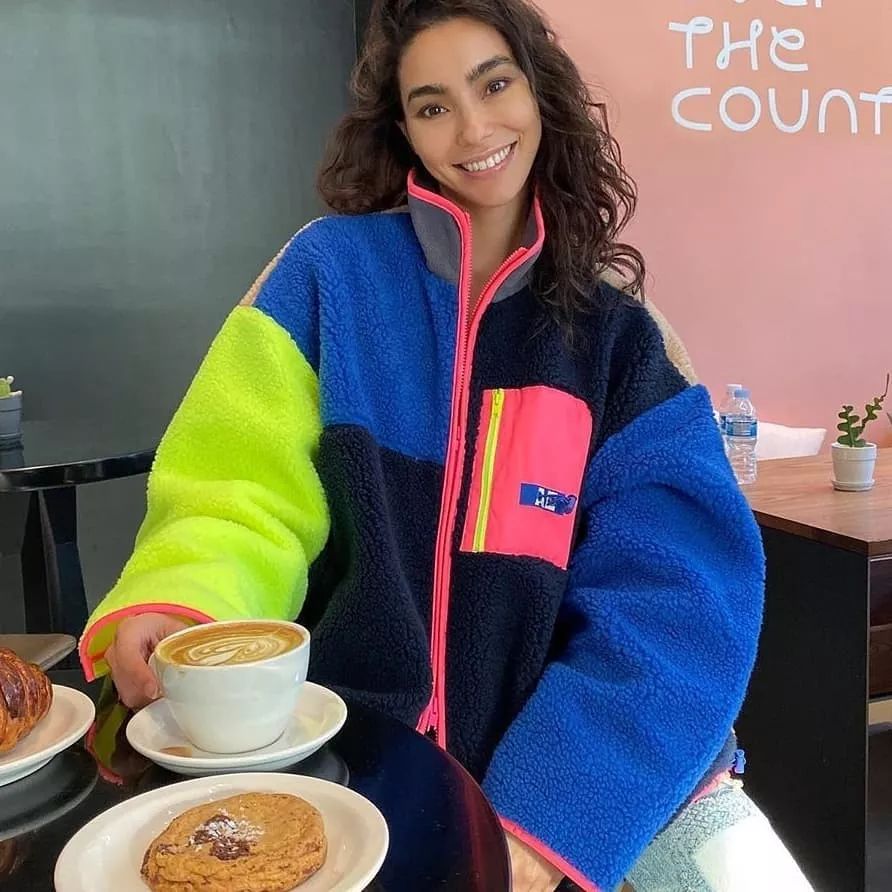 这周女艺人们传来啥潮流尖儿货刘雯我锁了