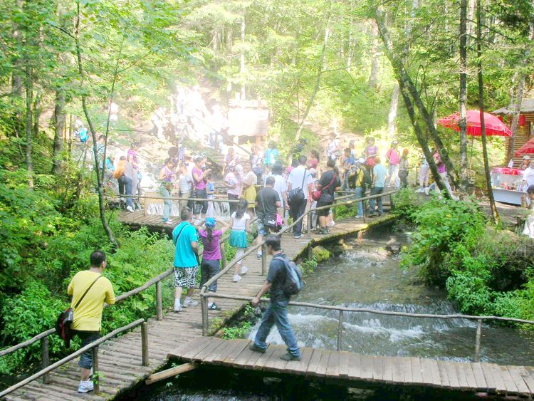 长白山天池两字是谁题写的,长白山天池谁写的