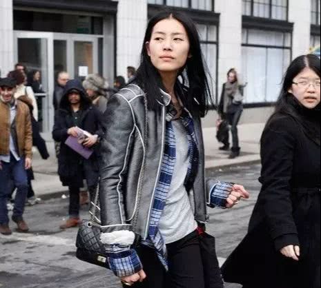 刘雯大包包推荐,刘雯同款豹纹包包