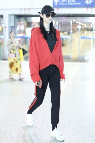 校服太丑怎么吐槽又不得罪老师,校服太丑了不买东西怎么穿搭