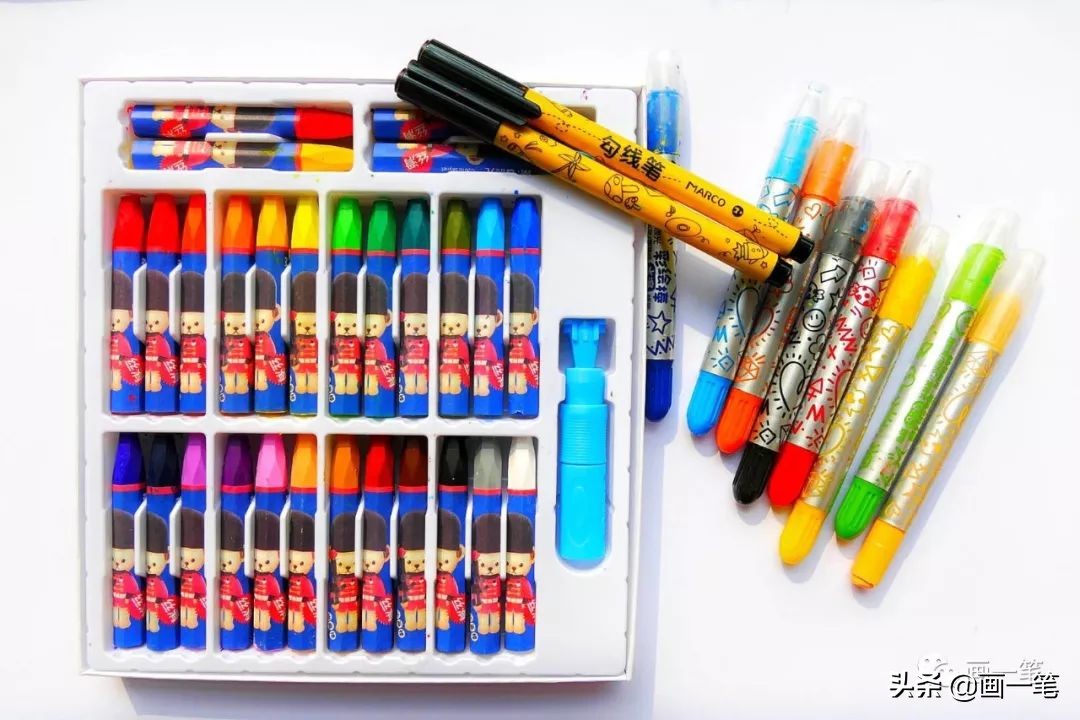 海葵和小丑鱼绘画,小丑鱼和海葵共生的小练笔