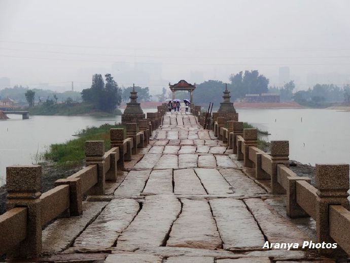 福建晋江安平桥视频,雨中安平桥