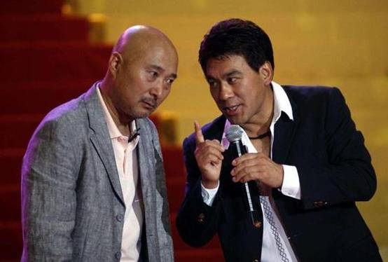 陈国军刘晓庆姜文三人照片,陈国军找姜文谈话