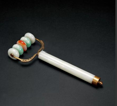 如懿传魏嬿婉头饰盘点,如懿传里面的魏嬿婉为何穿龙袍