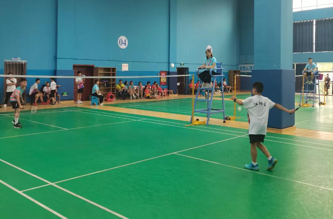 江阳区代表队参加泸州八运会青少年组乒乓球羽毛球比赛获优异成绩