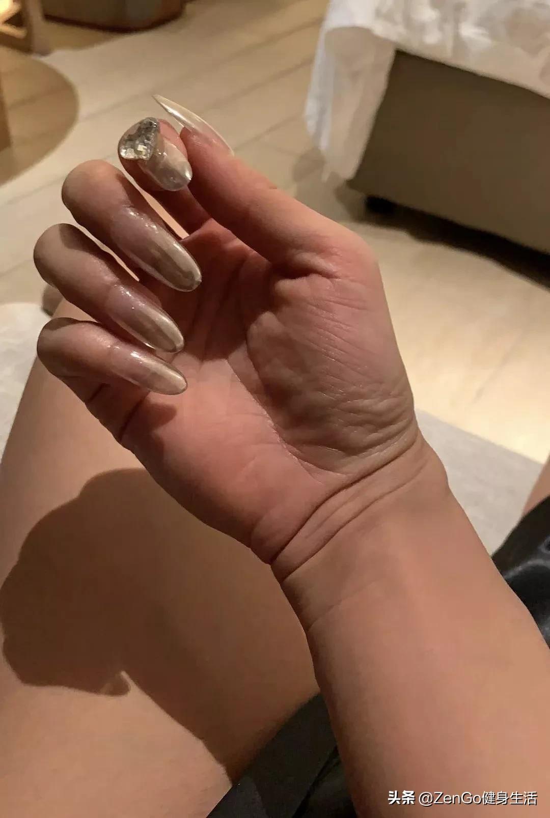 比基尼备赛到底有多烧钱？看完这篇清单就懂了