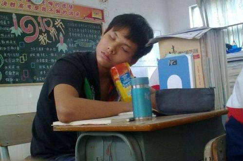 学生上课睡觉该不该叫醒,初中生如何睡五个小时元气满满