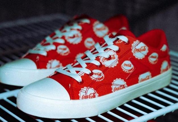 adidas户外鞋联名,adidas漫威联名足球