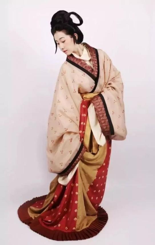 历史上的魏晋服装,魏晋时期女子的主流服饰款式