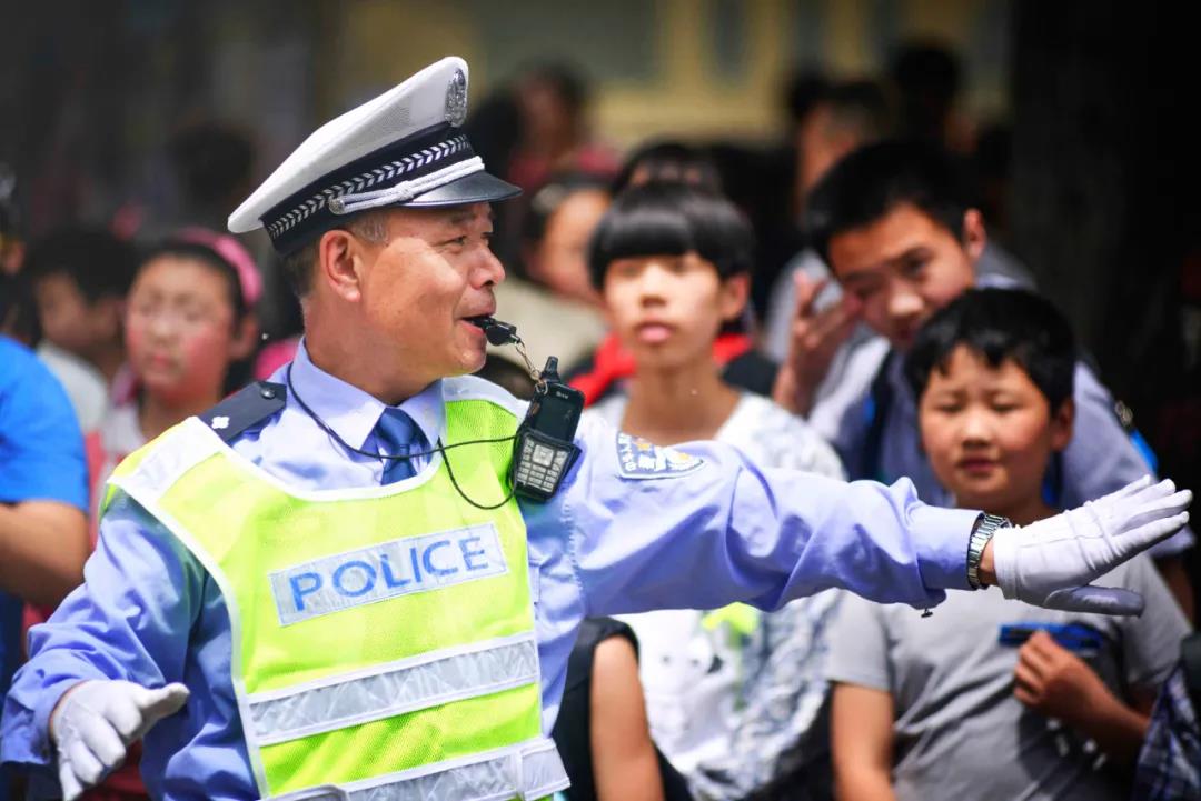 教育整顿反面典型,教育整顿英模事迹