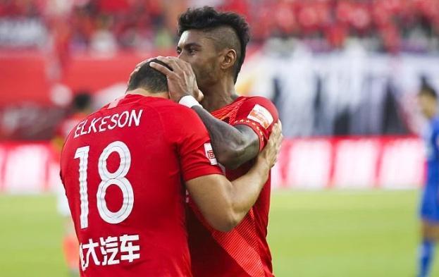 恒大巴西外援保利尼奥,保利尼奥晒中国香港夜景照片